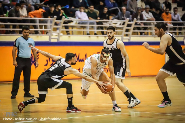 دیدار تیمهای بسکتبال لیموندیس شیراز _ رعد پدافند تهران دیدار تیمهای بسکتبال لیموندیس شیراز _ رعد پدافند تهران