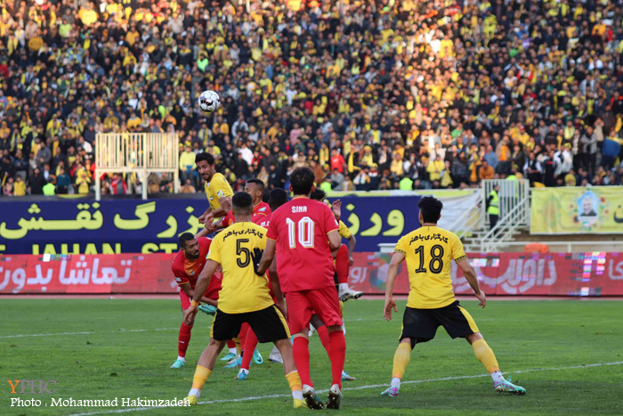 دیدار تیمهای فوتبال سپاهان اصفهان و فولاد خوزستان دیدار تیمهای فوتبال سپاهان اصفهان و فولاد خوزستان
