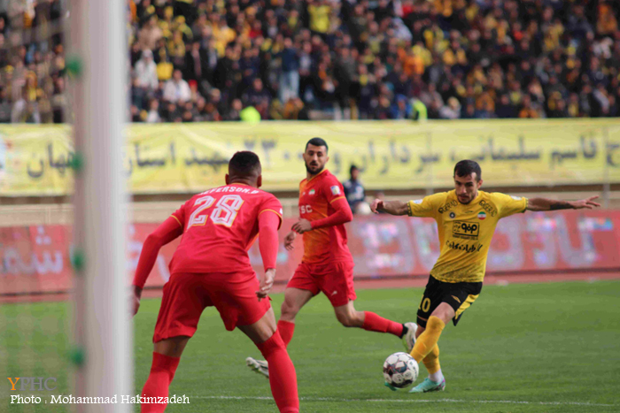 دیدار تیمهای فوتبال سپاهان اصفهان و فولاد خوزستان دیدار تیمهای فوتبال سپاهان اصفهان و فولاد خوزستان