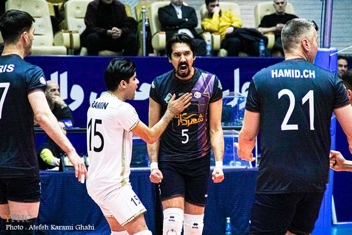 دیدار تیم های والیبال سایپا تهران _ شهرداری گنبد دیدار تیم های والیبال سایپا تهران _ شهرداری گنبد