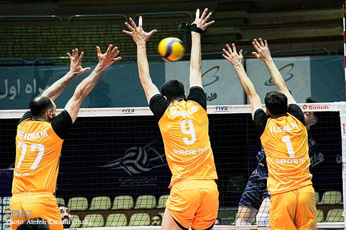دیدار تیم های والیبال شهداب یزد و ایفاسرام اردکان دیدار تیم های والیبال شهداب یزد و ایفاسرام اردکان