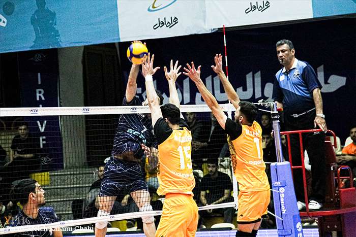 دیدار تیم های والیبال شهداب یزد و ایفاسرام اردکان دیدار تیم های والیبال شهداب یزد و ایفاسرام اردکان