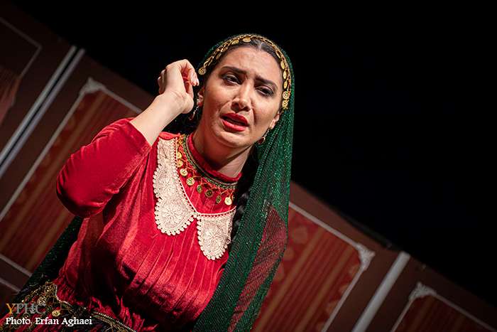 نمایش مرگ با طعم نسکافه در نوفل‌لوشاتو