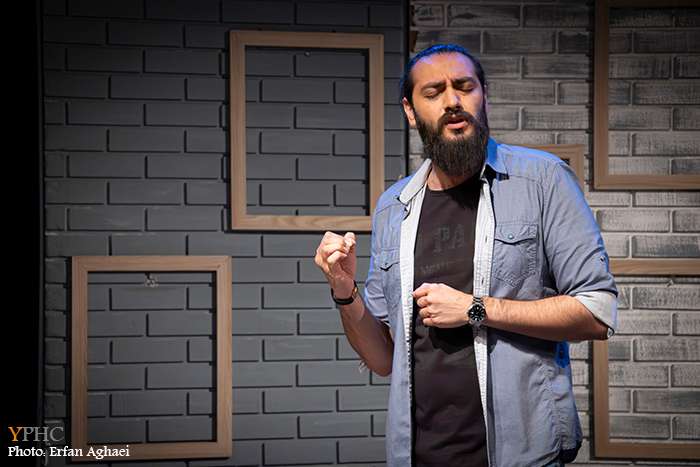 نمایش مرگ با طعم نسکافه در نوفل‌لوشاتو