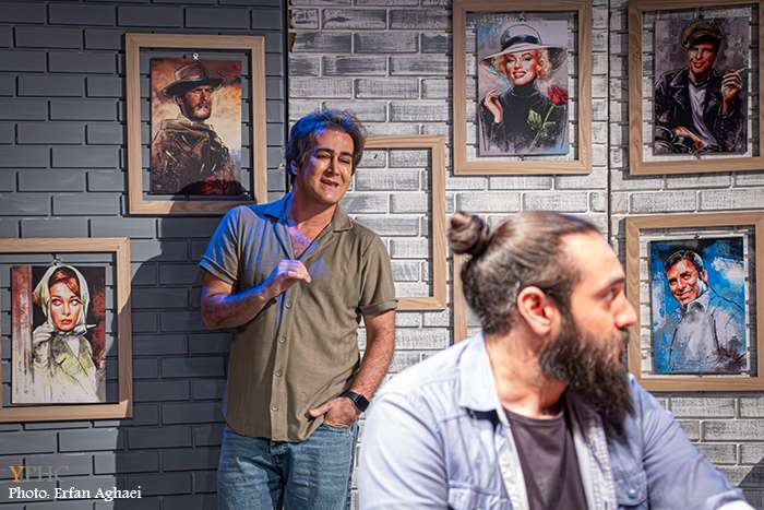 نمایش مرگ با طعم نسکافه در نوفل‌لوشاتو