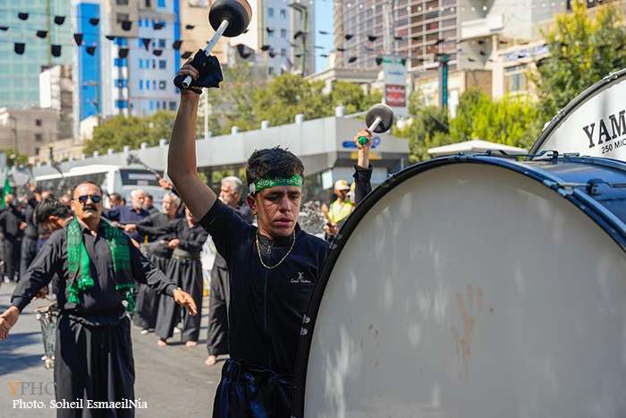 عزاداری شهادت امام رضا ( ع ) در مشهد عزاداری شهادت امام رضا ( ع ) در مشهد