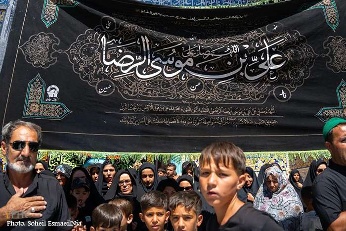 عزاداری شهادت امام رضا ( ع ) در مشهد عزاداری شهادت امام رضا ( ع ) در مشهد