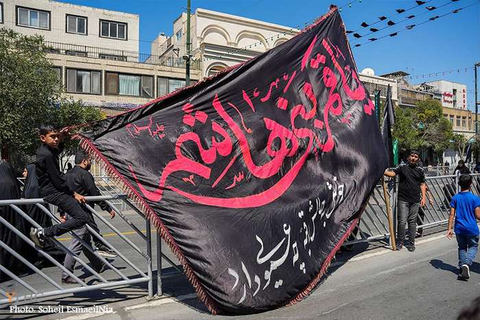 عزاداری شهادت امام رضا ( ع ) در مشهد عزاداری شهادت امام رضا ( ع ) در مشهد
