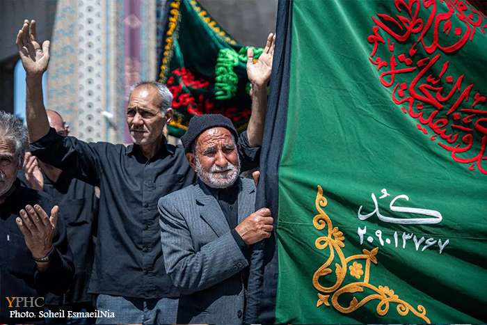 عزاداری شهادت امام رضا ( ع ) در مشهد عزاداری شهادت امام رضا ( ع ) در مشهد