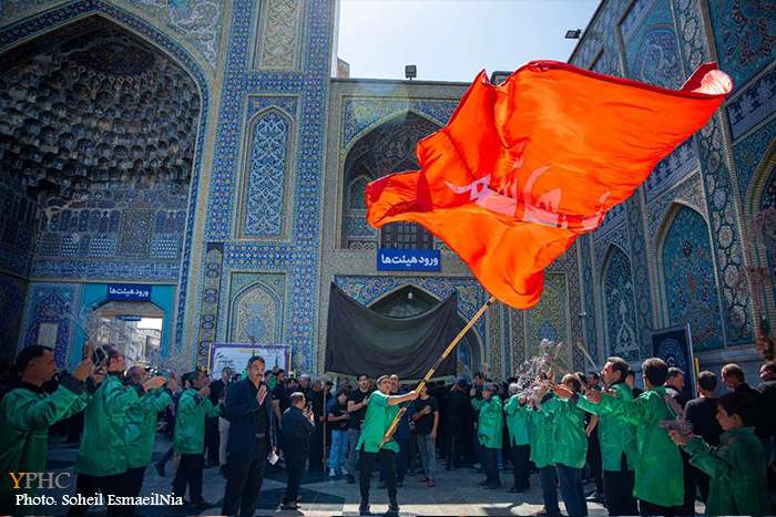 عزاداری شهادت امام رضا ( ع ) در مشهد عزاداری شهادت امام رضا ( ع ) در مشهد