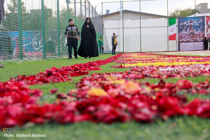 نمایش دومین فرش سرگُل جهان در محلات