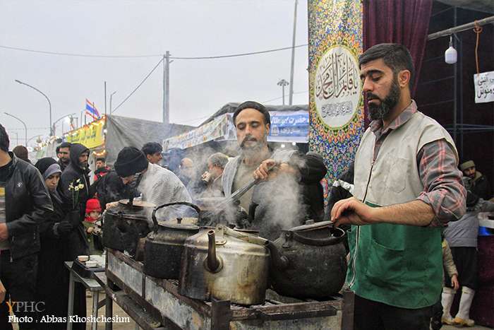 حال و هوای مسجد جمکران در شب نیمهشعبان حال و هوای مسجد جمکران در شب نیمهشعبان