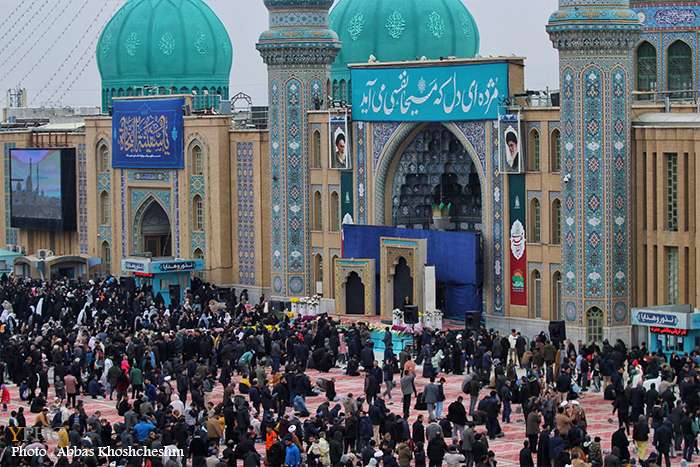 حال و هوای مسجد جمکران در شب نیمهشعبان حال و هوای مسجد جمکران در شب نیمهشعبان