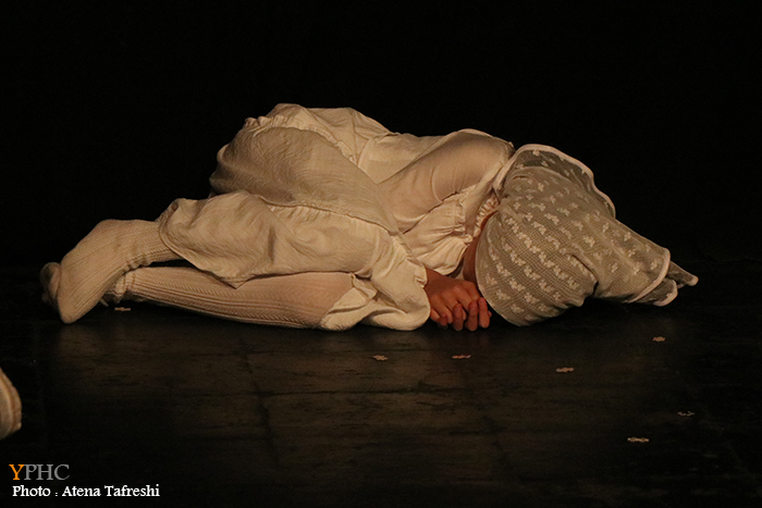 نمایش «اتاق ورونیکا» در پردیس تئاتر شهرزاد