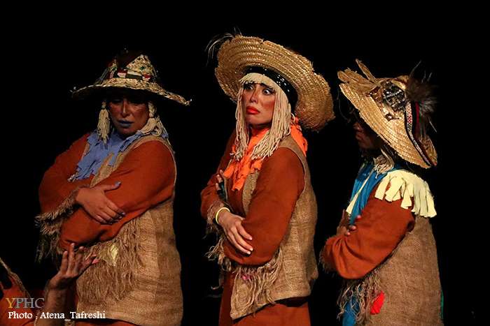 نمایش مترس ها در پردیس تئاتر شهرزاد