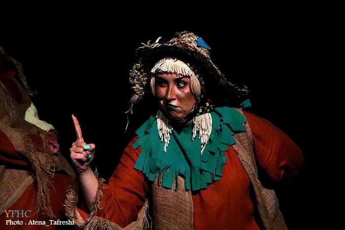 نمایش مترس ها در پردیس تئاتر شهرزاد