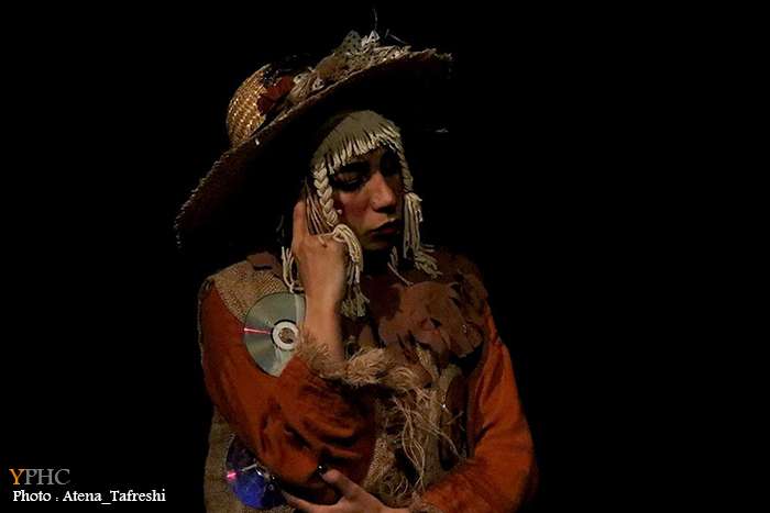 نمایش مترس ها در پردیس تئاتر شهرزاد