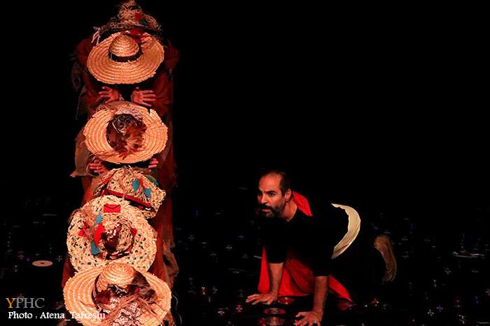 نمایش مترس ها در پردیس تئاتر شهرزاد