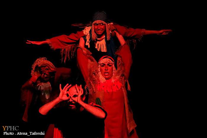 نمایش مترس ها در پردیس تئاتر شهرزاد