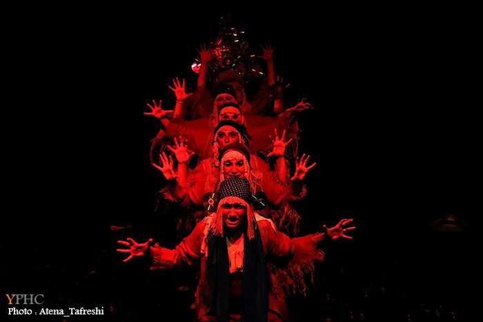 نمایش مترس ها در پردیس تئاتر شهرزاد