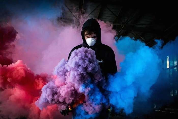 استفاده عکس ها _ ایده عکاسی با دود های رنگی