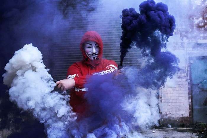 ایده عکاسی با دود های رنگی