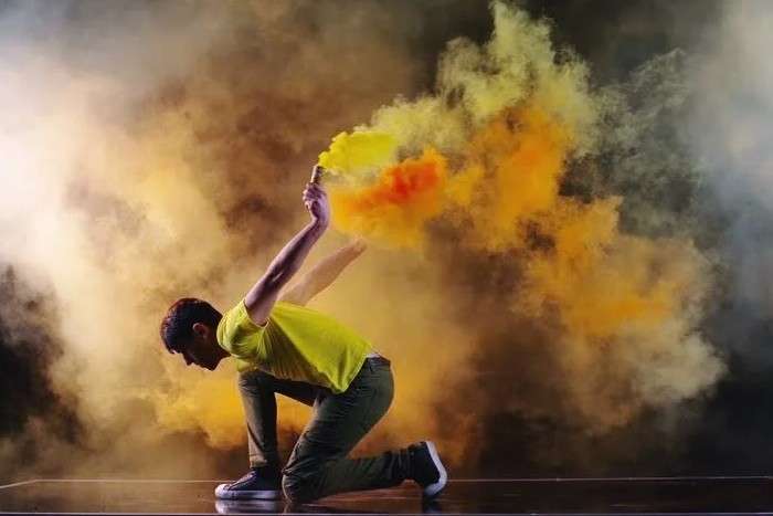 ایده عکاسی با دود های رنگی