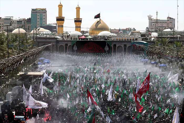 عزاداری مسلمانان شیعه در روز عاشورا