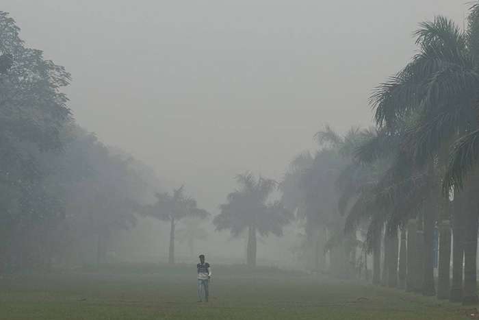 مه دود سمی بر آسمان پایتخت هند