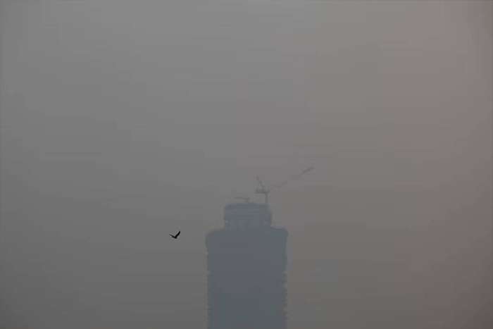 مه دود سمی بر آسمان پایتخت هند