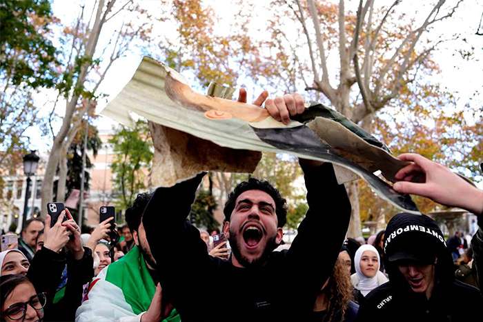 سوری‌ها در سراسر جهان سقوط بشار اسد را جشن گرفتند.