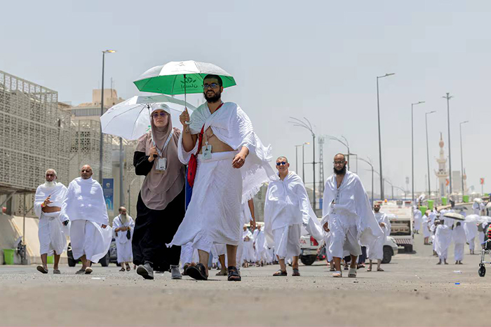 طواف دل‌ها در سرزمین وحی