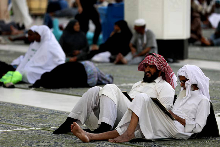 طواف دل‌ها در سرزمین وحی