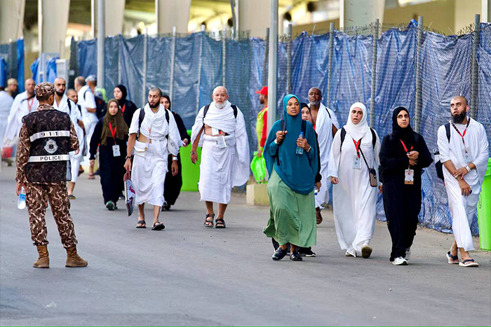 طواف دل‌ها در سرزمین وحی