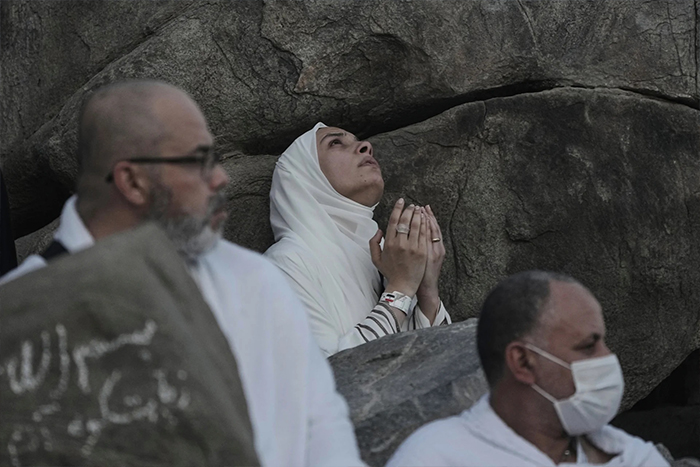 طواف دل‌ها در سرزمین وحی