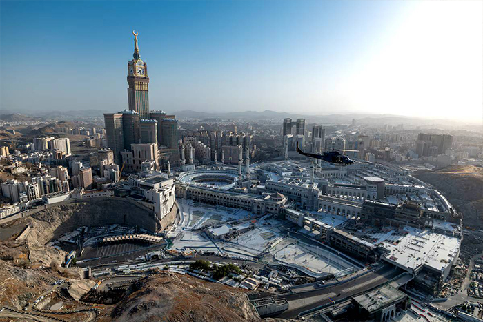 طواف دل‌ها در سرزمین وحی