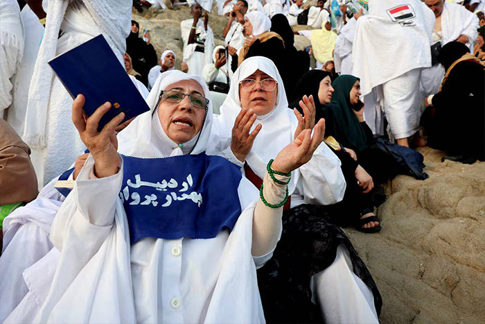 طواف دل‌ها در سرزمین وحی