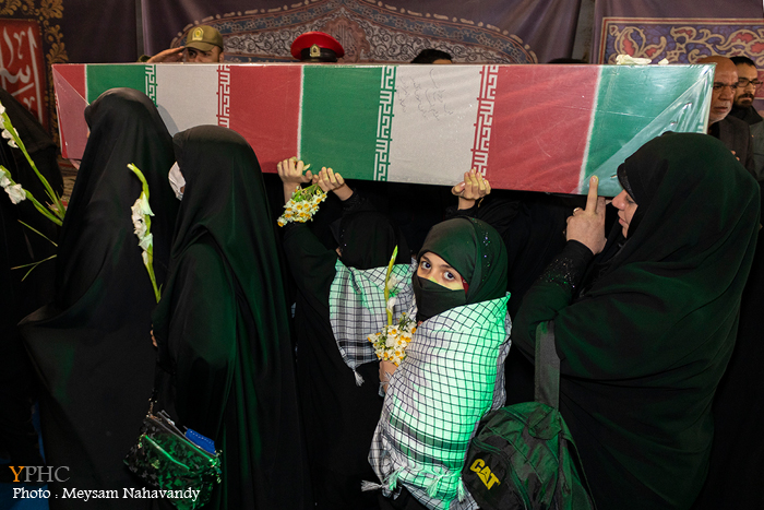 مراسم وداع با پیکر مطهر ۲۰۰ شهید گمنام در باغ موزه دفاع مقدس