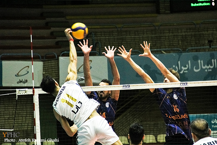 دیدار تیم های پیکان تهران و نیان الکترونیک مشهد