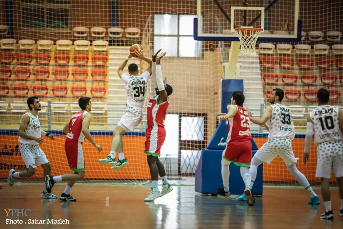 دیدار تیمهای بسکتبال لیموندیس شیراز _ مهرام تهران