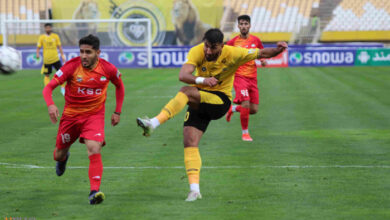 دیدار تیمهای فوتبال سپاهان اصفهان و فولاد خوزستان دیدار تیمهای فوتبال سپاهان اصفهان و فولاد خوزستان