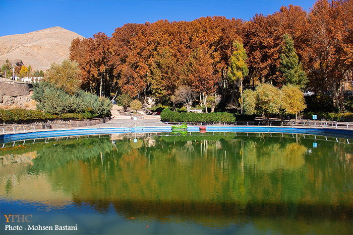 پاییز هزار رنگ در سرچشمه محلات شهر گل ها